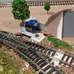 Motorisation avec un servo-moteur sur le plateau car pas de possibilités dessous