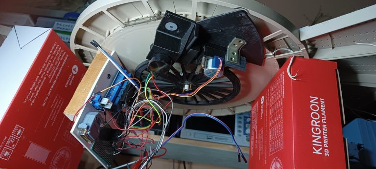 Moteur et capteurs et électronique sous le Pont Tournant